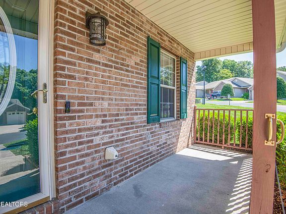 4th image of 8109 Pepperdine Way