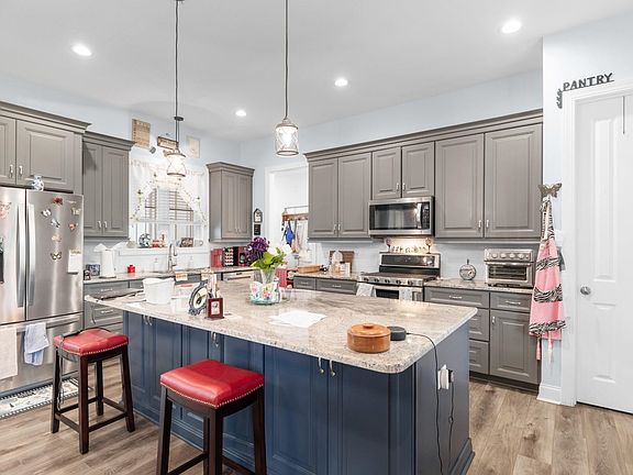3rd image of 4077 Hagwood Circle