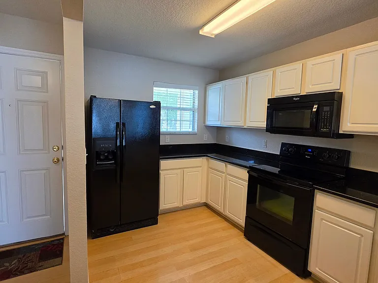 4900 NE 123rd Ln — Photo 4