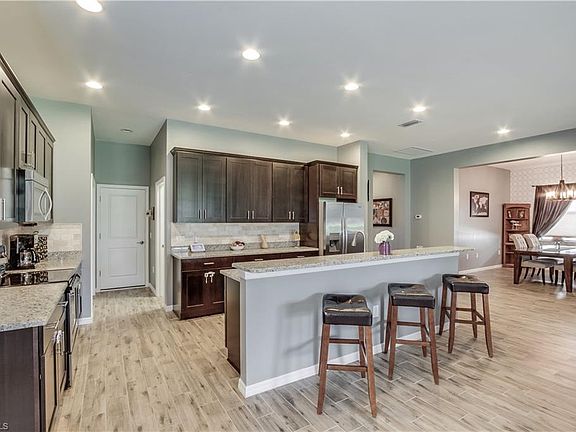 3rd image of 12735 Fairington Way