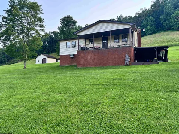 835 Morgantown Ave, Newburg, WV 26410