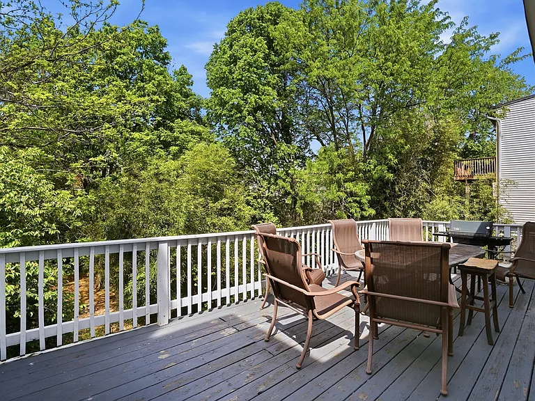 2661 Bellevue Ave — Photo 33