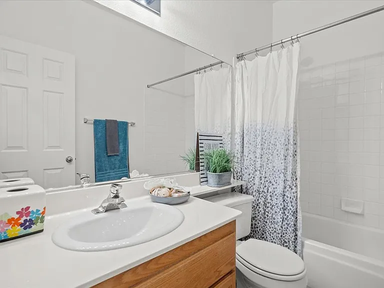 3213 Carbondale St — Photo 22