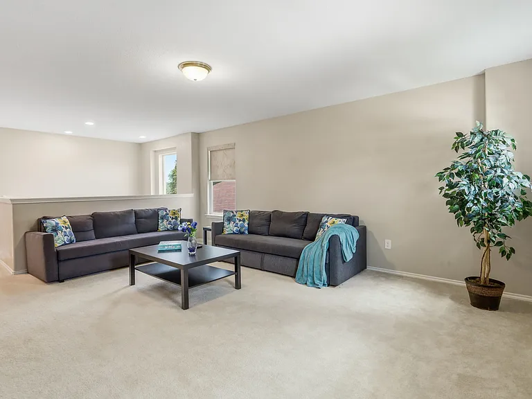 7910 Emmeline Dr — Photo 15