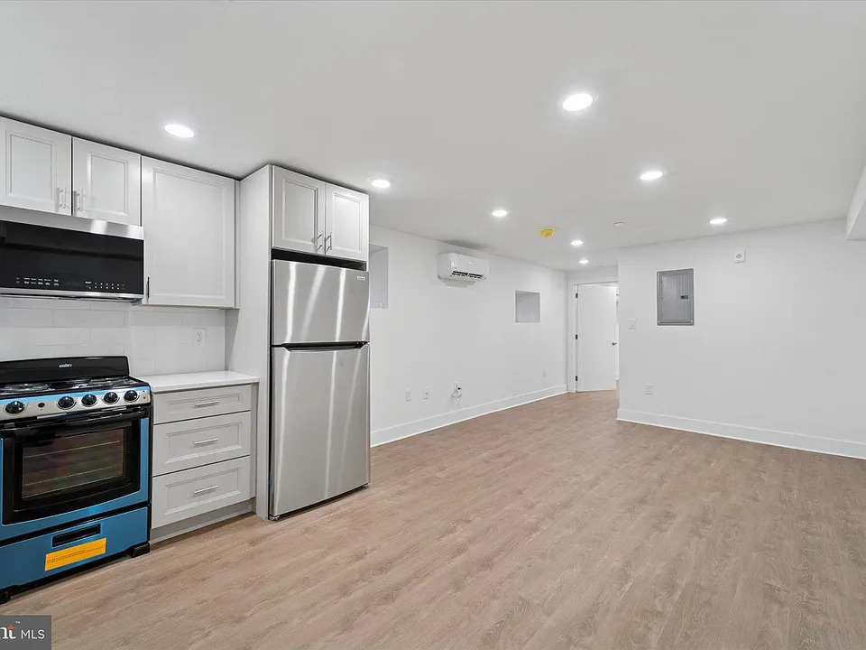 812 W Roosevelt Blvd #6