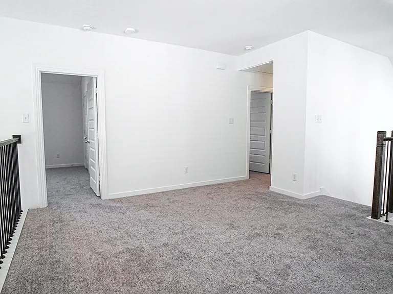 2420 Green River Rd — Photo 19