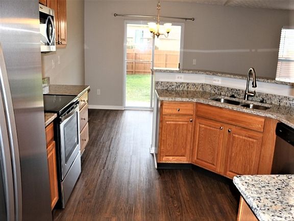 3rd image of 1573 La Costa Dr