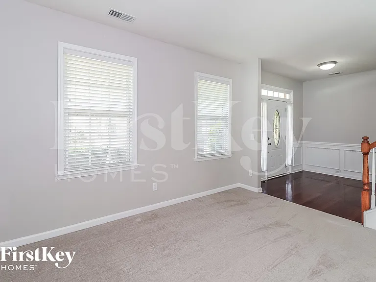 943 Mill Creek Ave — Photo 2