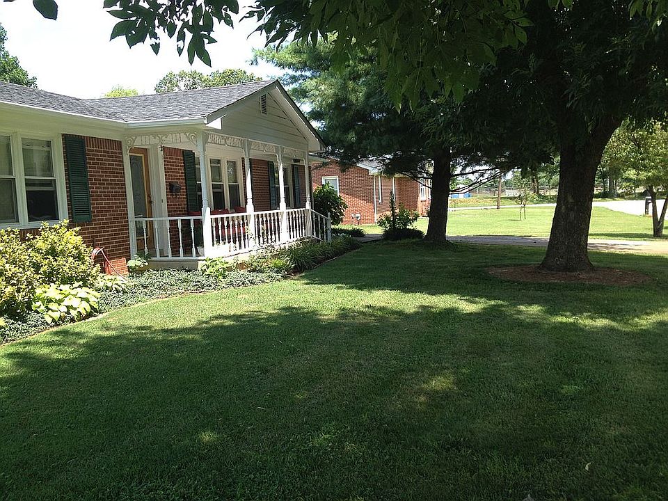 2nd image of 507 N Elm St