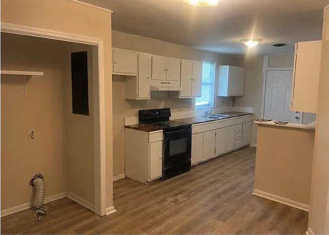 3616 Leigh Ln — Photo 2