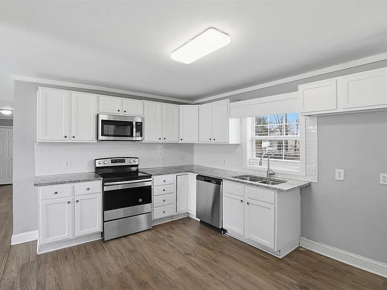 308 W Lamm St — Photo 26