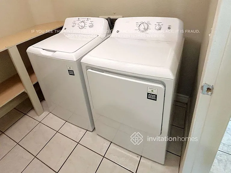 1530 W Saint Anne Ave — Photo 19