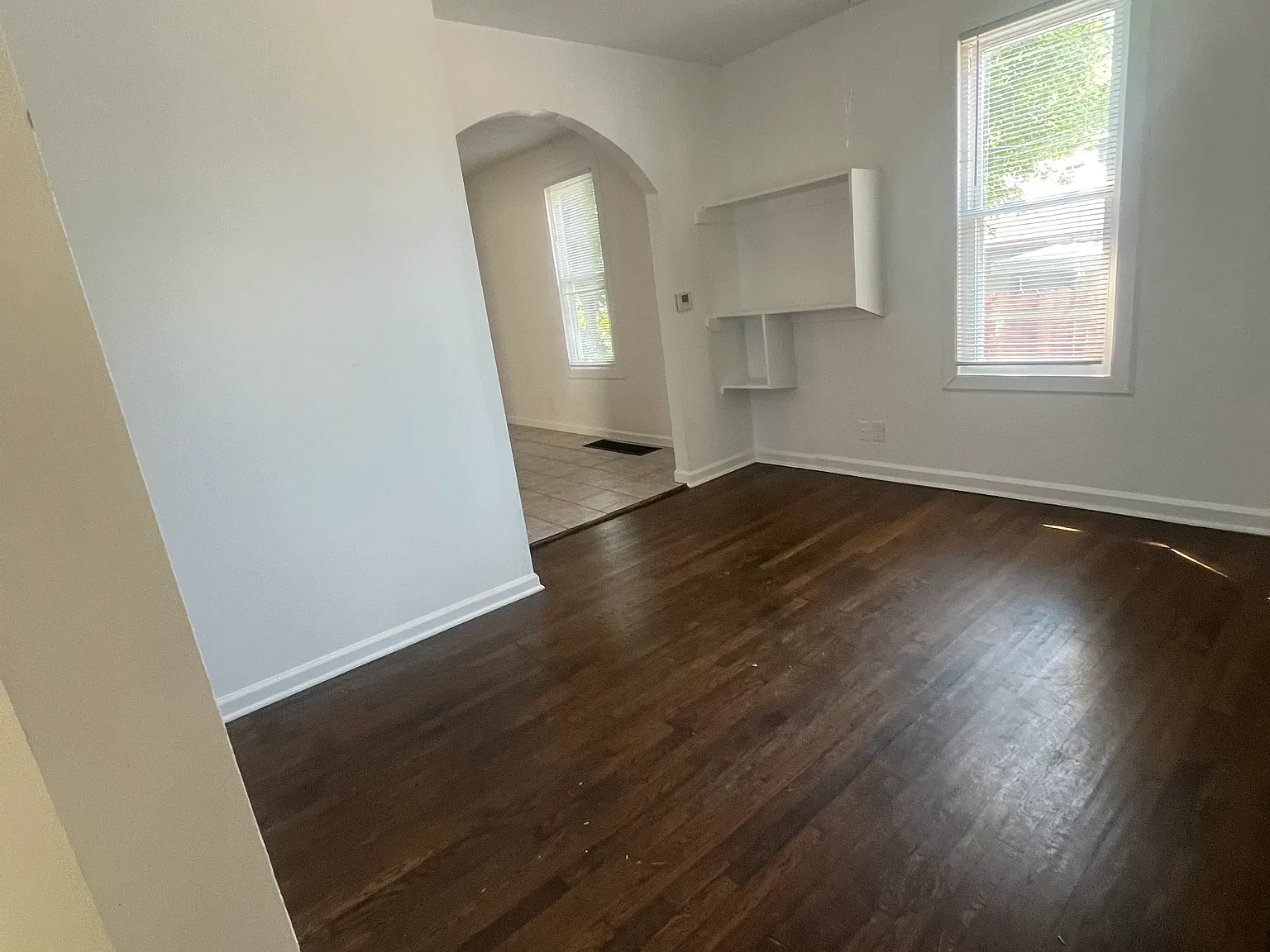 2 bed, 1.5 bath, 978 sqft, $1,250 — Photo 2
