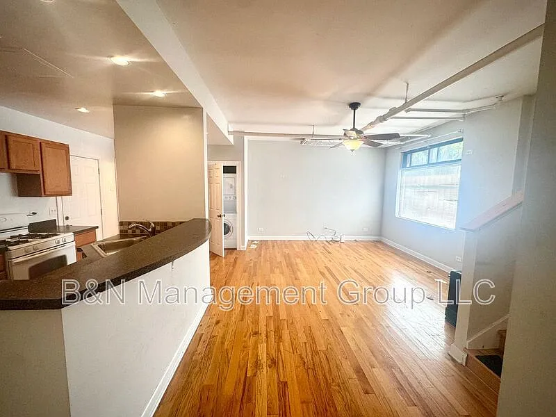 1 bed, 1.5 bath, 750 sqft, $1,950 — Photo 1
