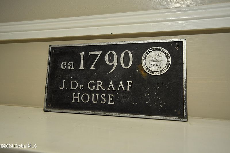 3rd image of 27 Front Street