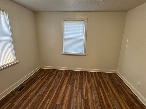 3rd image of 509 Kings Rd