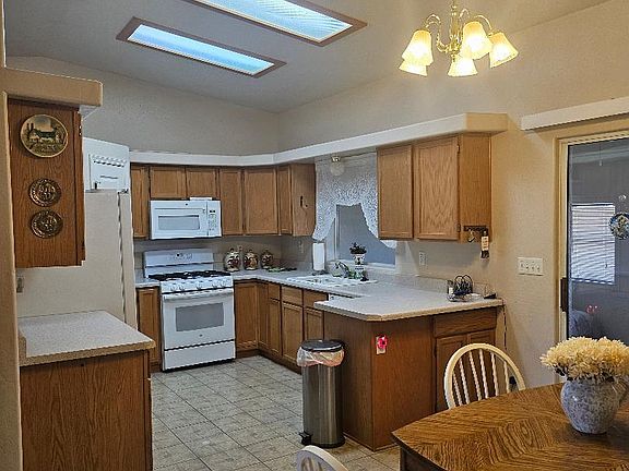 3rd image of 4825 N Sauter Dr E