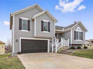 21279 W 226th St, Spring Hill, KS 66083