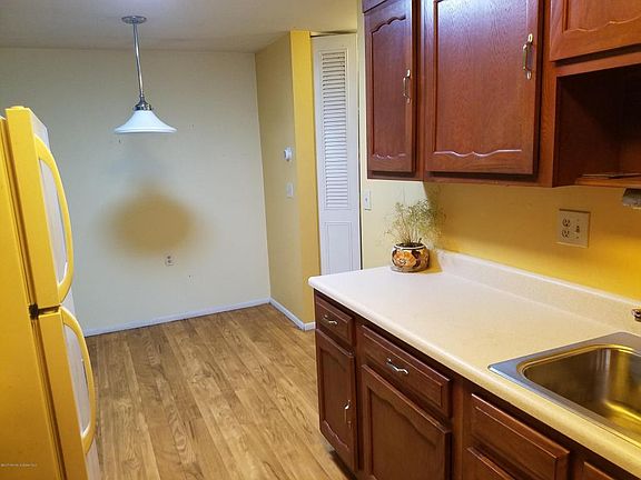 5th image of 949C Aberdeen Dr