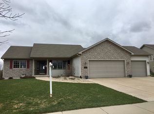 1492 Chadsworth Dr, Sun Prairie, WI 53590