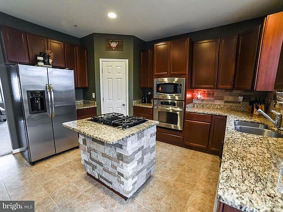 4th image of 22376 Alydar Dr