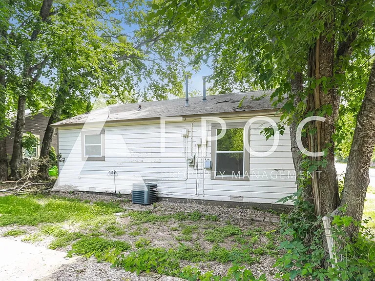 1020 S 39th St — Photo 7