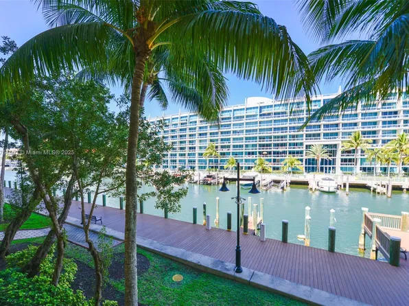 3001 NE 185th St APT 209, Aventura, FL 33180