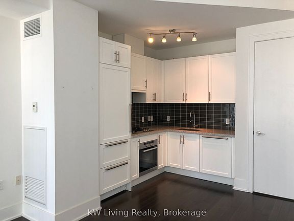 3rd image of 39 Queens Quay E #740