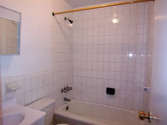 Rented by Friedman Roth Realty | media 24