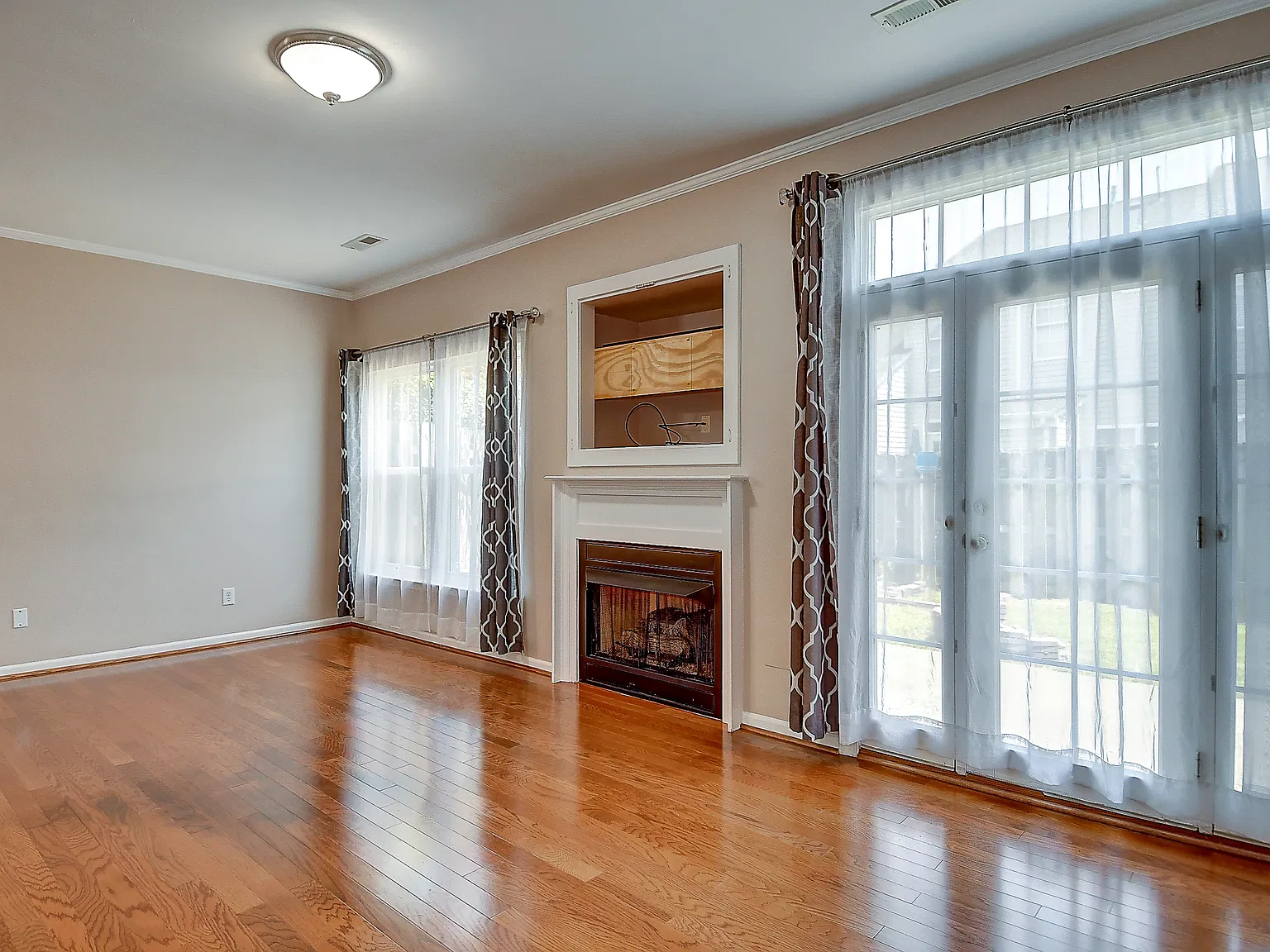 3 bed, 2.5 bath, 1751 sqft, $2,595 — Photo 4