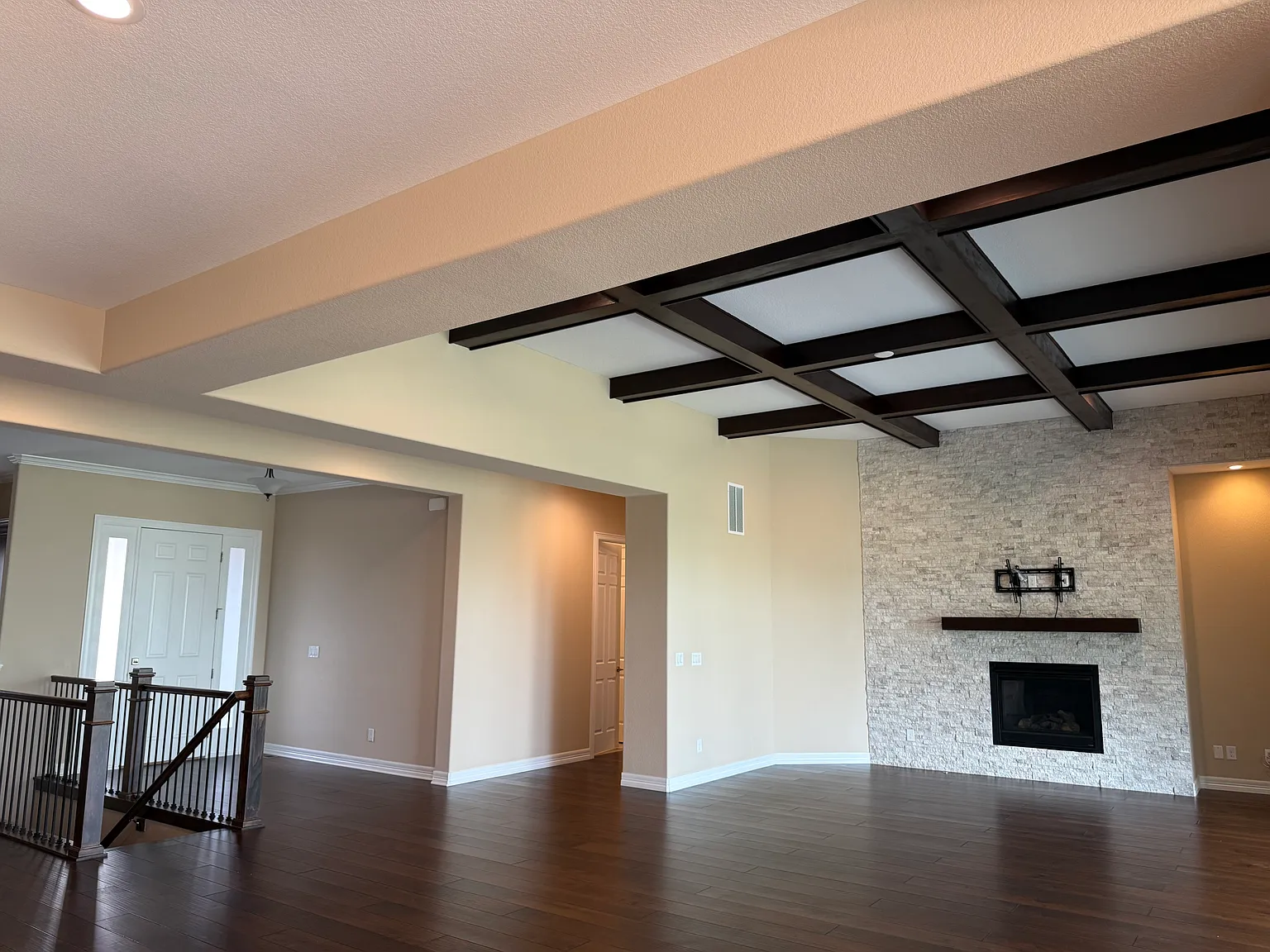 4 bed, 3925 sqft, $4,800 — Photo 4