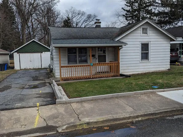 11 S George St, Mechanicsburg, PA 17055