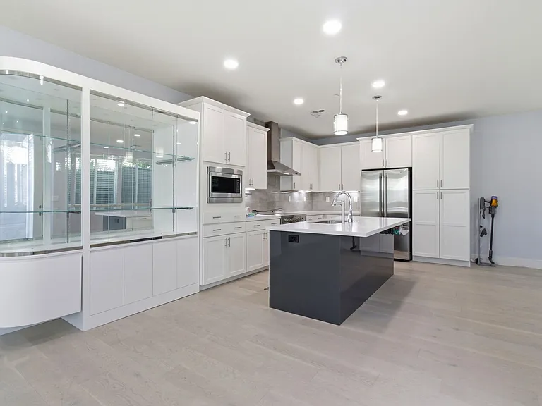 4013 Bothrin St — Photo 10