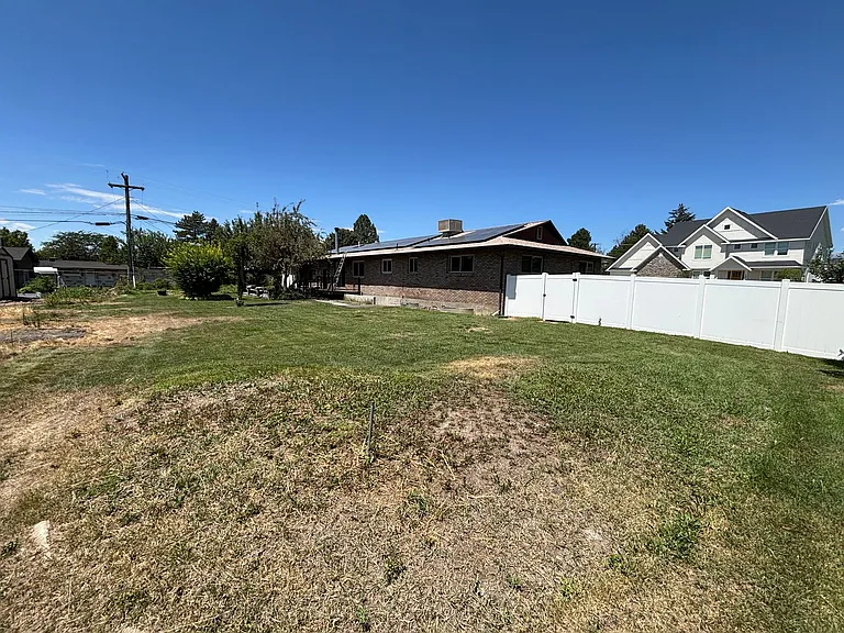 1491 W 1000 N — Photo 26