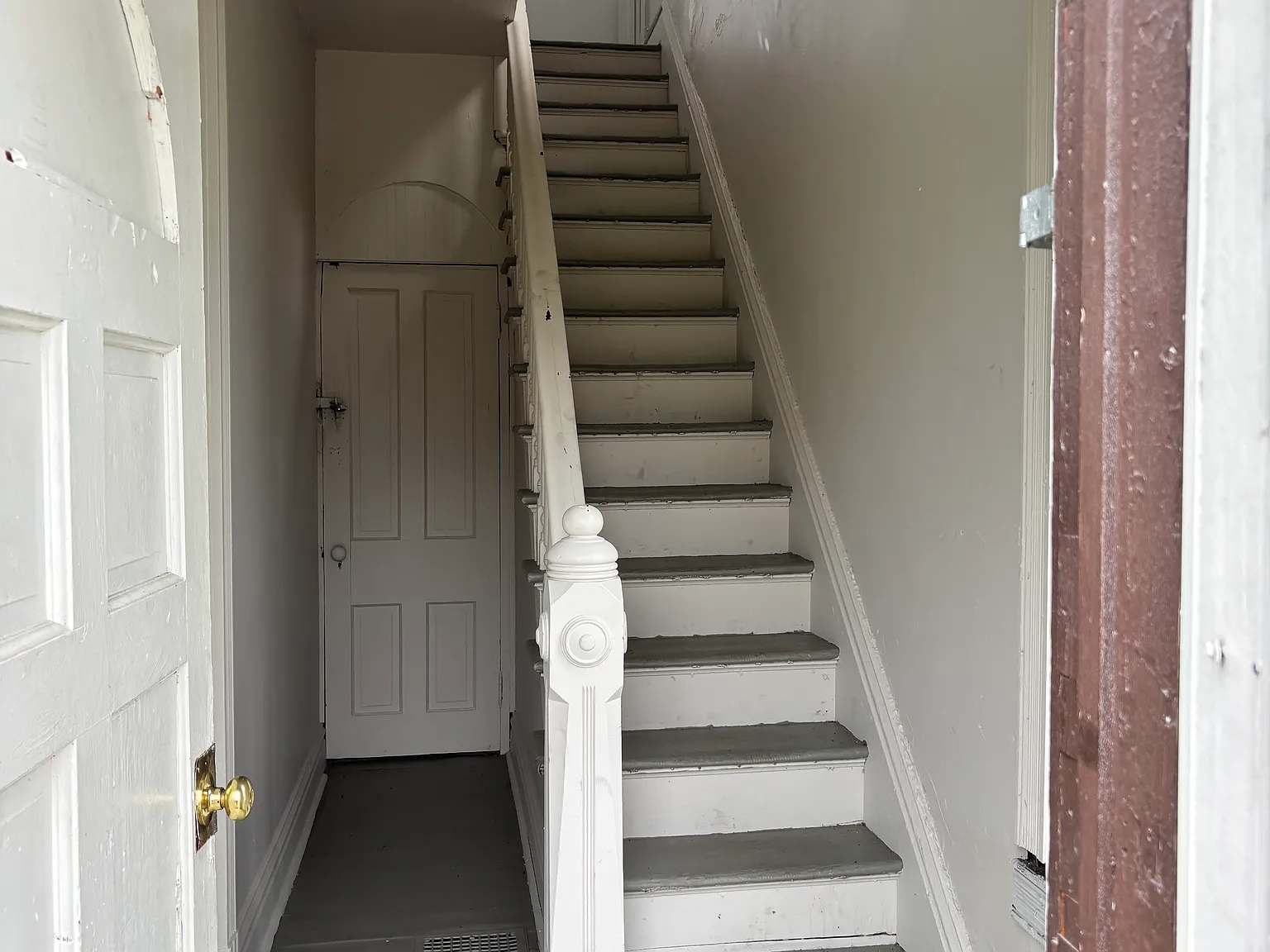 2 bed, 1300 sqft, $985 — Photo 2