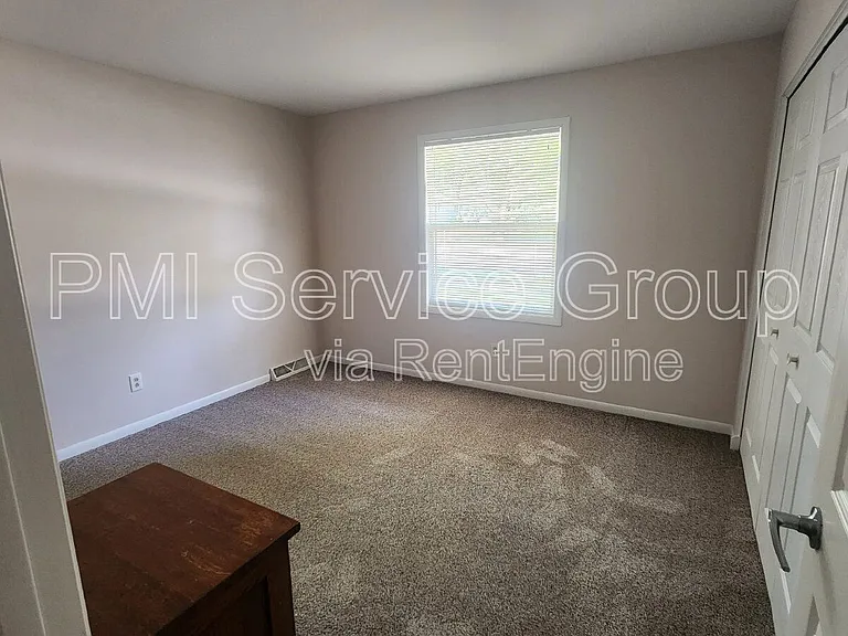 229 Hickory St — Photo 16