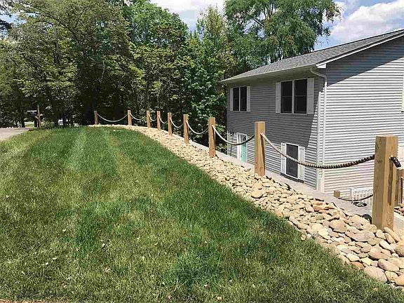 4th image of 375 Chelaque Way