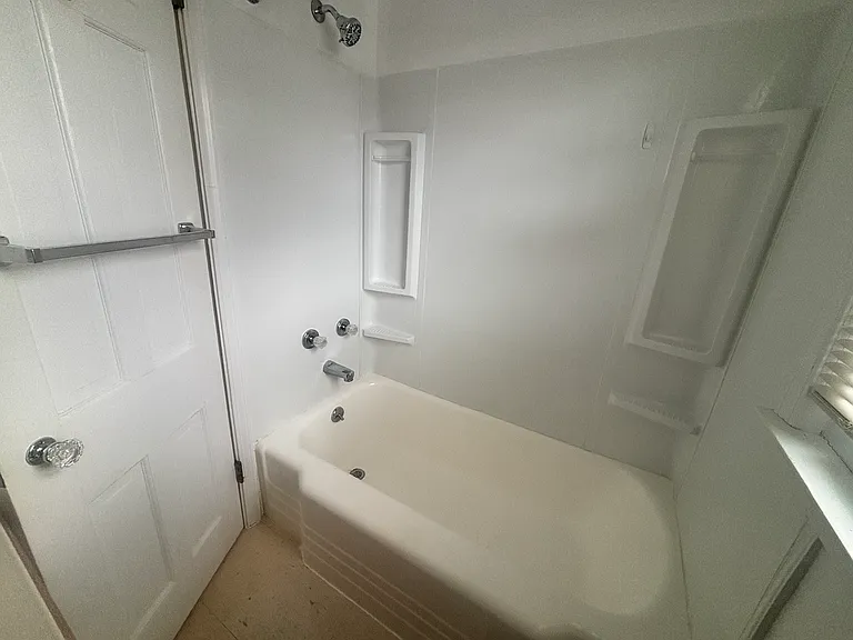 142 N Riverview Dr #1 — Photo 15