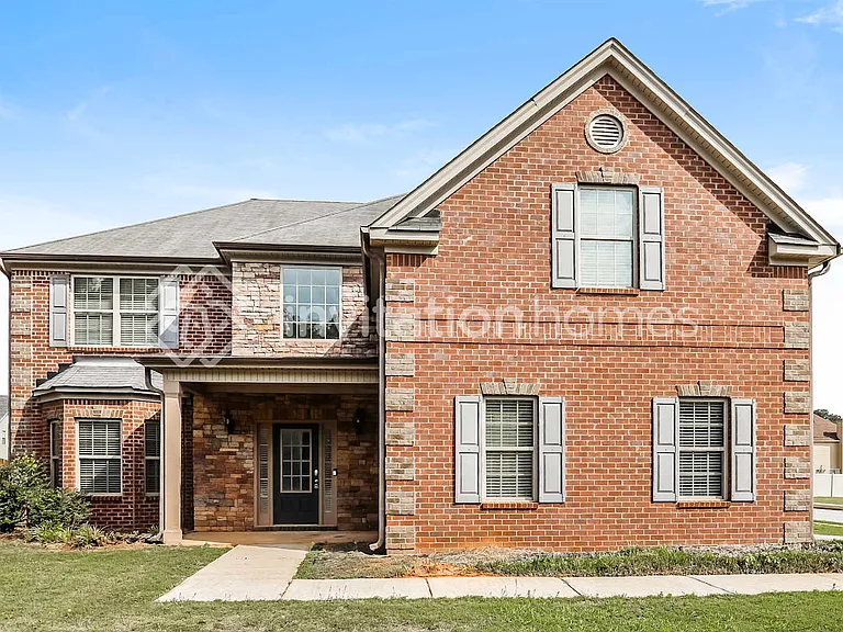 124 Avondale Dr — Photo 1