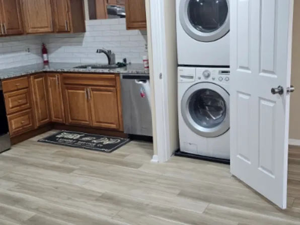 380 Sunset Ave APT 10, North Providence, RI 02904
