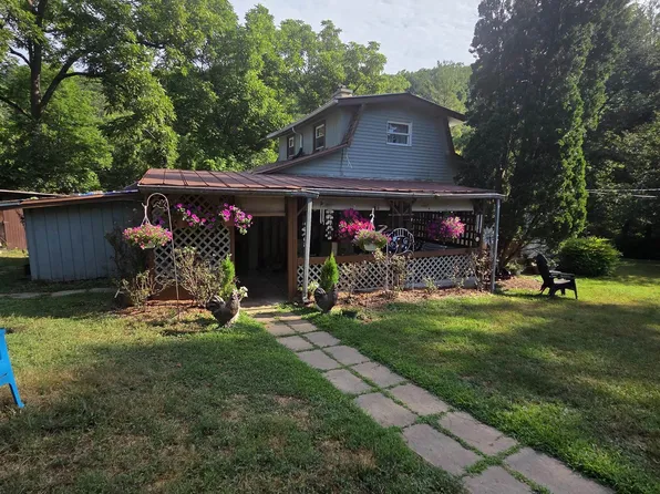 5290 River Bend Ln, Salem, VA 24153