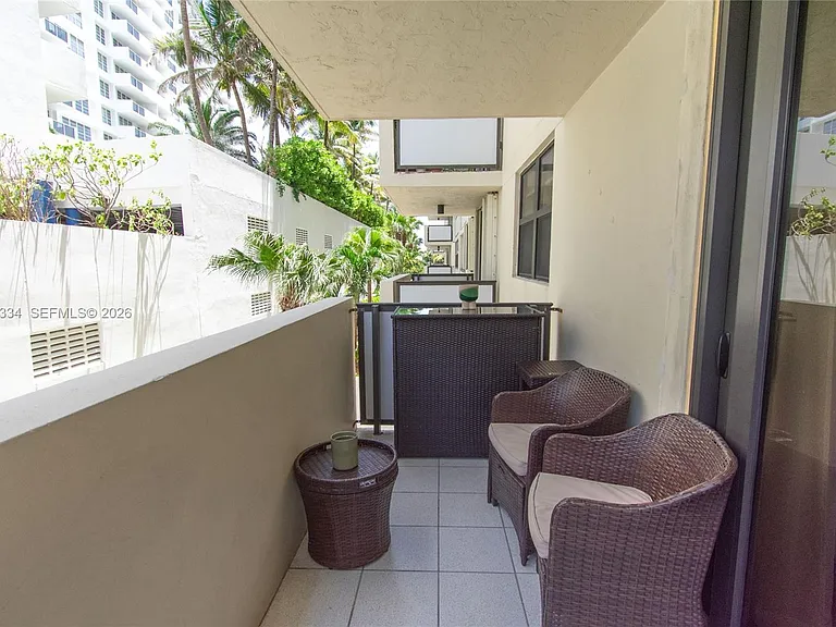 1621 Collins Ave #205 — Photo 31