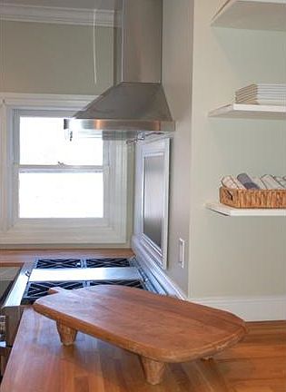 Gas oven w/stainless vented hood