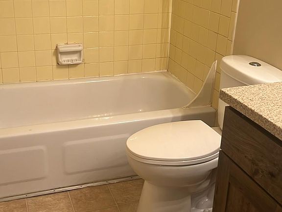 5th image of 48 King Arthur Ct