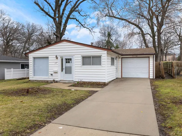 108 Walnut Dr, Streamwood, IL 60107