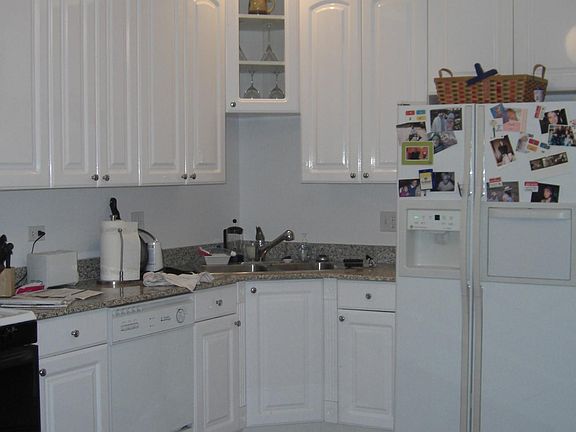 5th image of 2614 W Superior St
