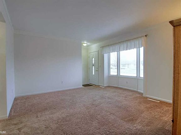 4th image of 27668 Larry St