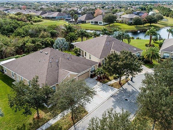 3rd image of 7409 Surrey Wood Ln