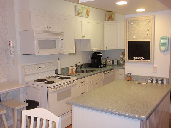 4th image of 935 Ocean Ave APT 205