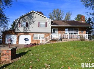 532 Lake Dr, Woodhull, IL